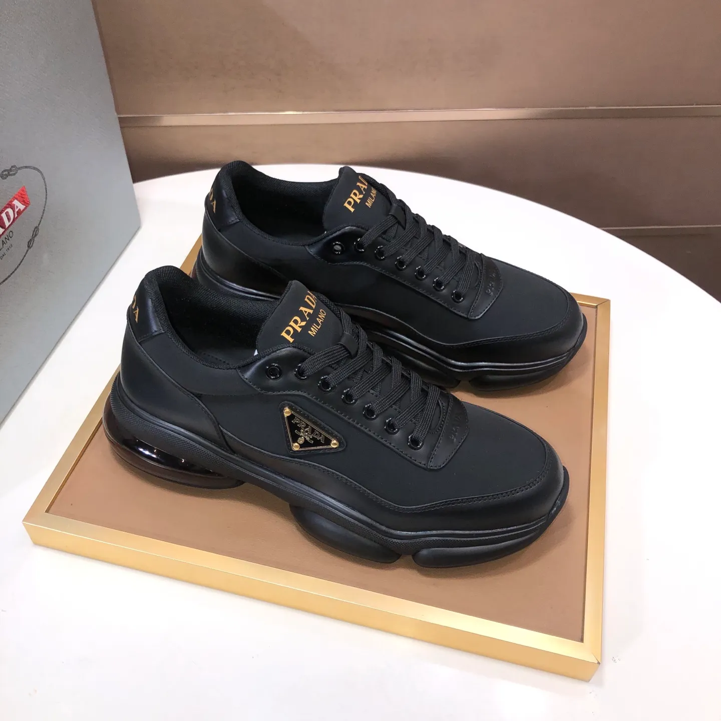 Men's shoes 💰700💰[PRADA] Men's shoes counter hot sale, official website synchronization, 👑Top version ✔️Original cowhide upper + cowhide lining, 1🆚1 replica, original original sole [black/blue/brown 3 colors] 🎯 Material: cowhide surface 🎯 Inner lining: cowhide 🎯 Sole: original molded outsole 🎯 size: Male 38-45 (45 is custom-made and cannot be returned or exchanged)